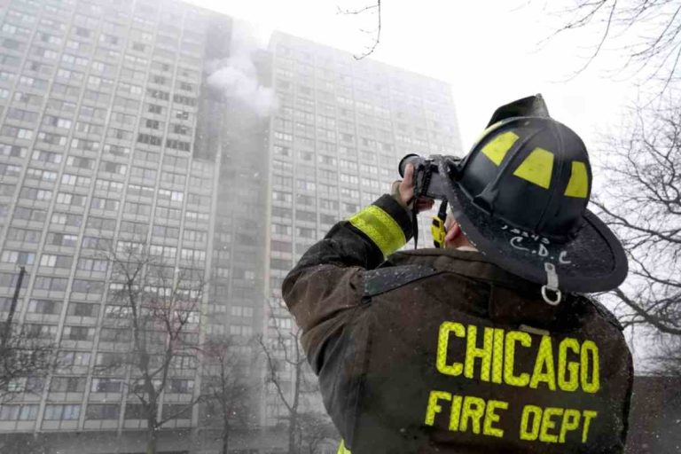 Chicago Breaking News: Staying Informed with the Windy City’s Latest Updates